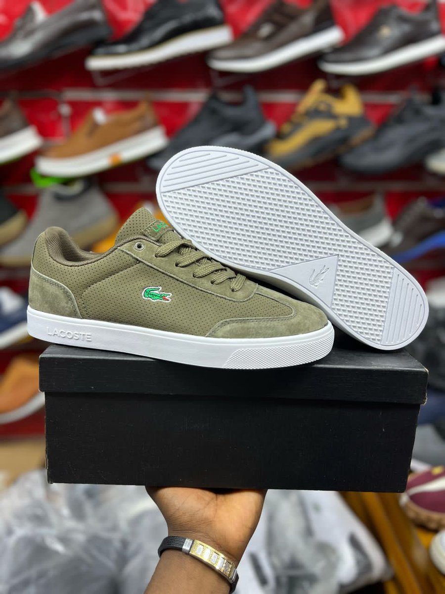 Lacoste 👟
.
Size 40-45
.
Bei: 80,000/=
.
Njoo Whatsapp ☎️ 0743931620