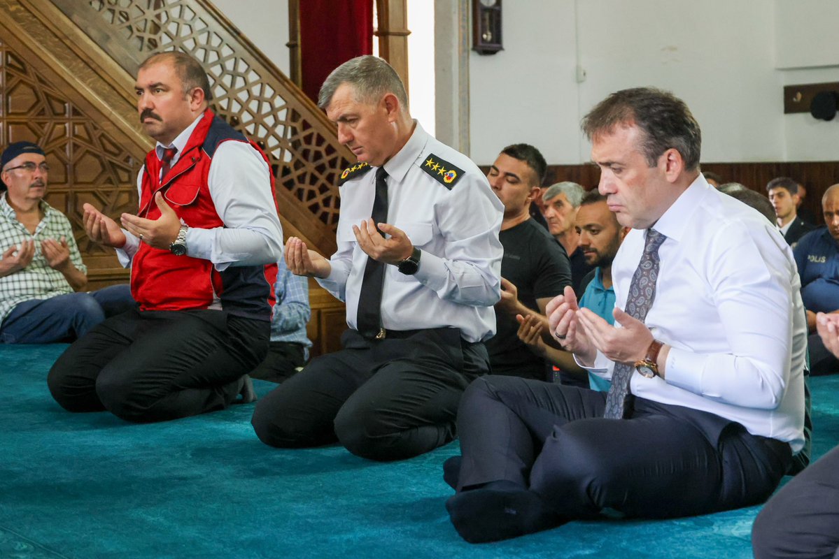 📍Orhangazi Camii

📌Valimiz Sayın Faik Oktay Sözer, 15 Temmuz Demokrasi ve Millî Birlik Günü dolayısıyla Orhangazi Camii’nde düzenlenen Mevlid-i Şerif programına katıldı.

<a href="/FaikSOZER/">Faik Oktay SÖZER</a>
