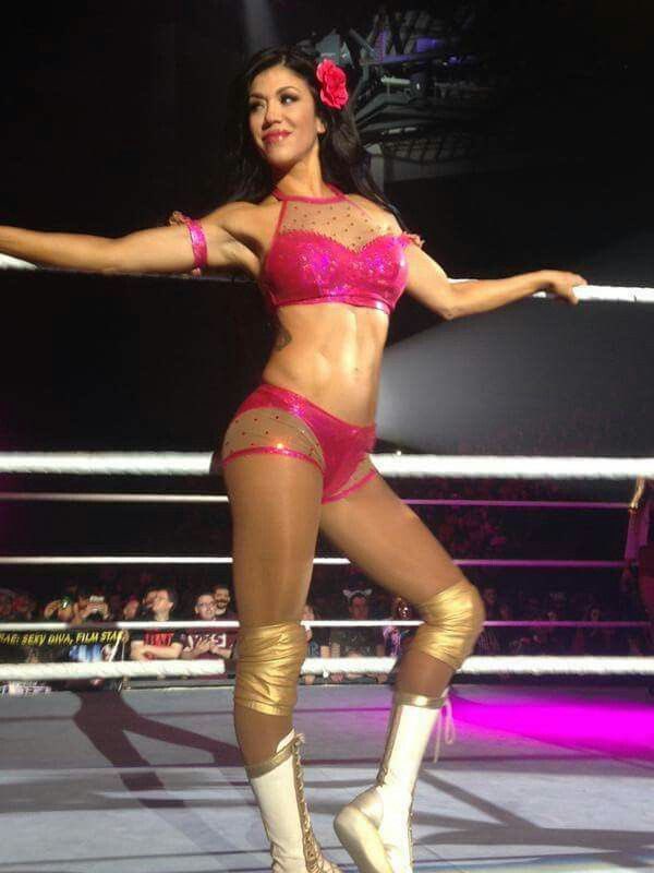 is this gear homage to Rosa Mendes <a href="/ImChelseaGreen/">CHELSEA GREEN</a>?