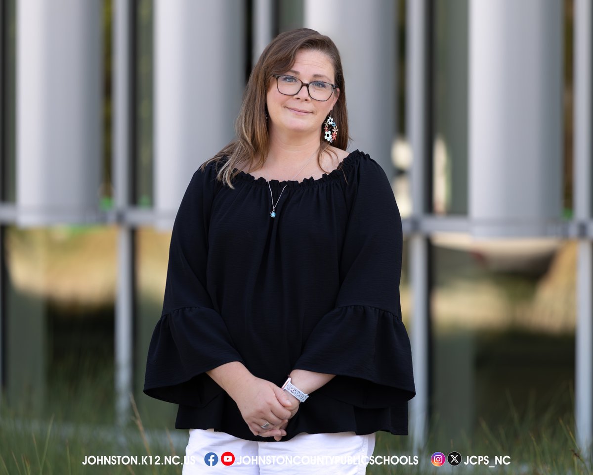 Melissa Waring of Corinth-Holders Elementary is the 2025 JCPS Media Specialist of the Year! 

Her morning open circulation time brings 40–50 students in daily. Just one of many ways she’s transforming CHES!🙌 

Read more: bit.ly/4ltKVUV 

#GreatThingsAreHappeningInJCPS