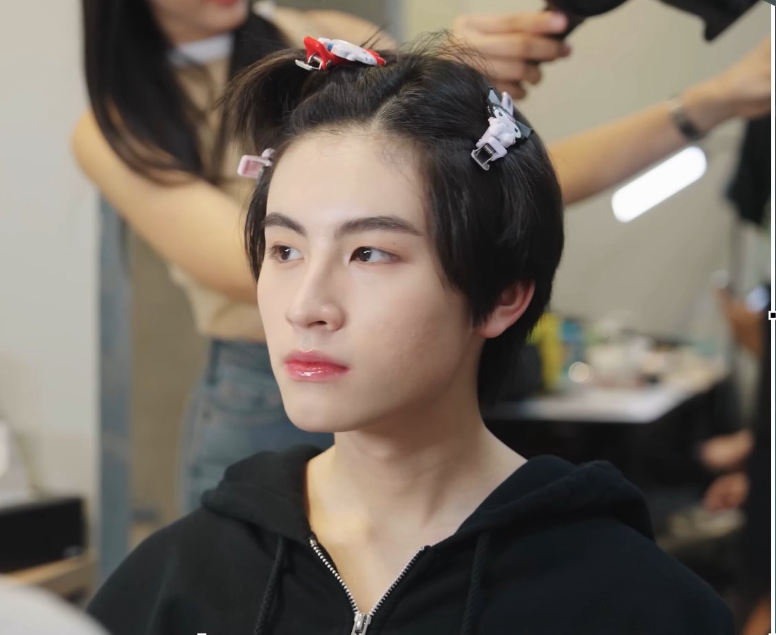 แม้แต่กิ๊บติดผมยังเลือกโพ 555555555555