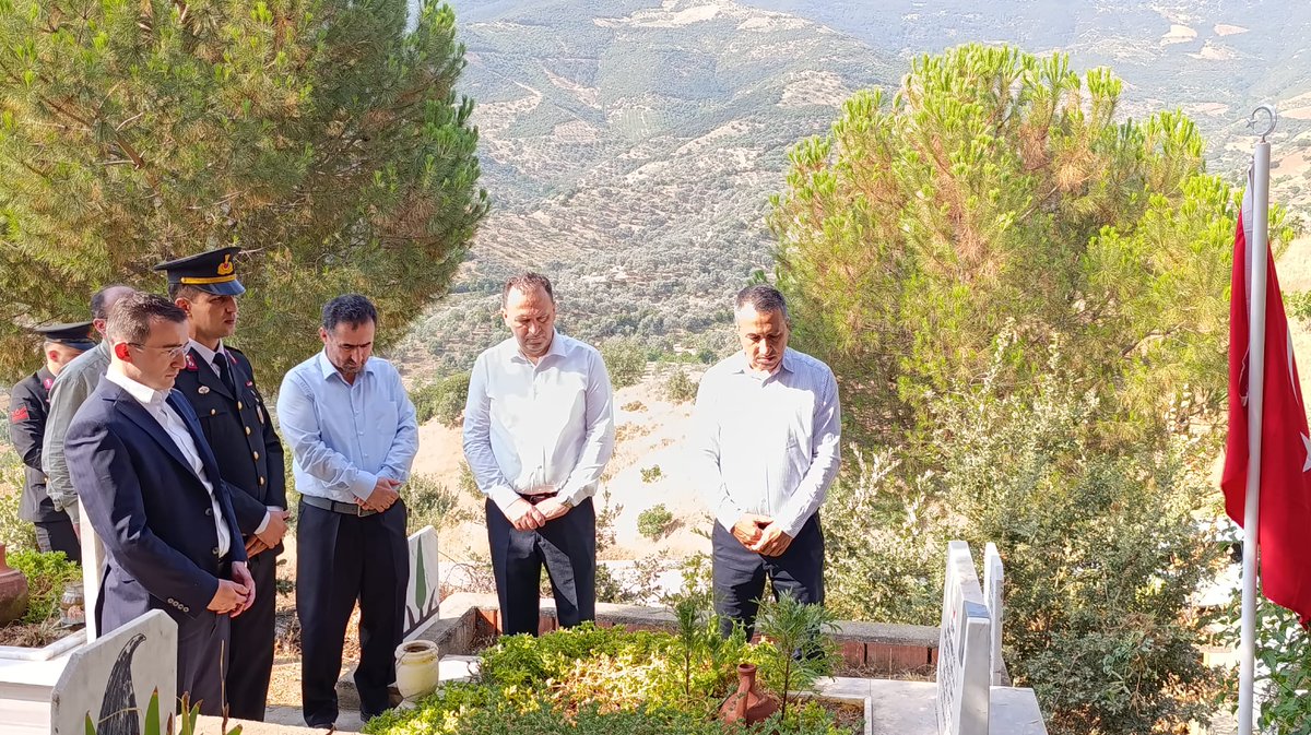 Kaymakamımız Sayın Ömer NİĞDELİOĞLU, 15 Temmuz Demokrasi ve Milli Birlik Günü kapsamında ilçemizde bulunan şehit mezarlarına, şehit yakınlarımıza ve gazilerimize ziyaretlerde bulundular.