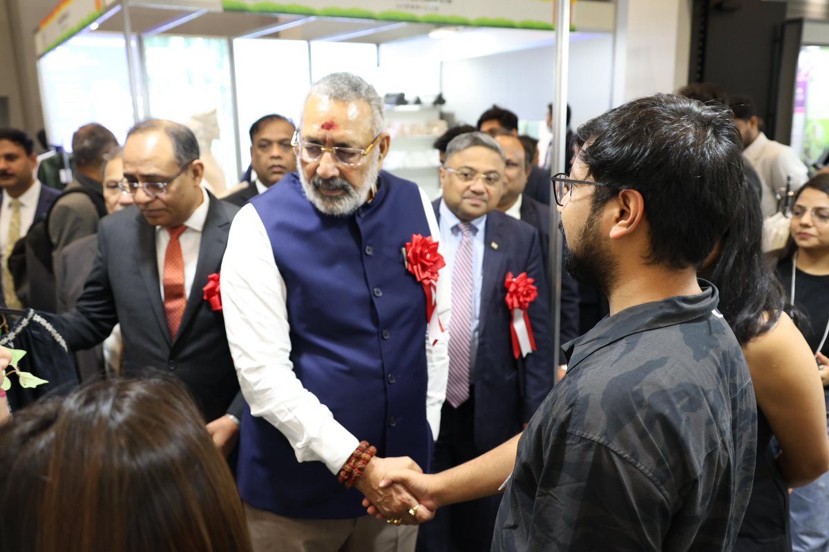 IndianEmbTokyo's tweet photo. Following the inauguration, a tour of the India Trend Fair exhibition floor was conducted showcasing India’s excellence in apparel, design &amp; sustainability.
@MEAIndia
@TexMinIndia
@girirajsinghbjp
#ConnectingHimalayasWithMountFuji https://t.co/LjkLeFQ3ne