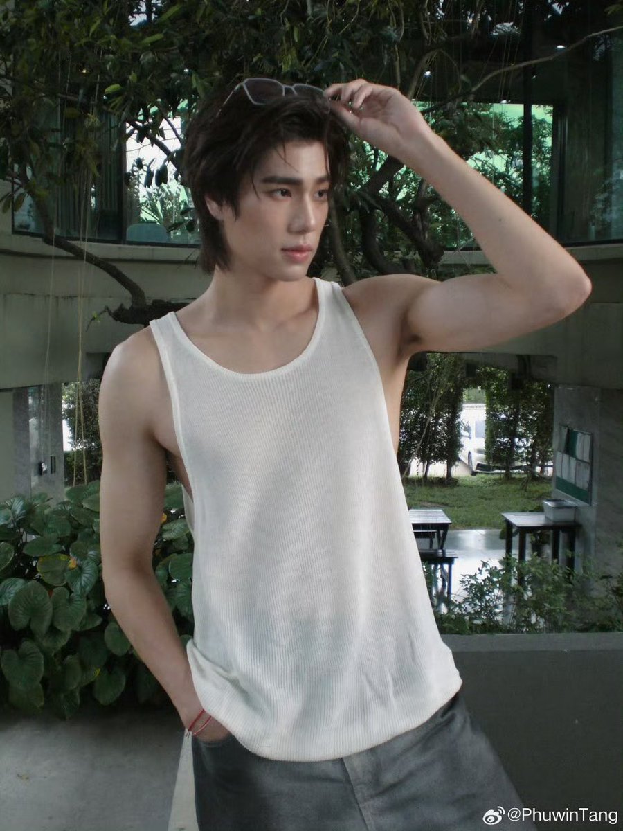 PhuwinOfficial's tweet image. ➖📷 Weibo @phuwintang UPDATE :

为什么？

🔗 weibo.com/6112170628/518…

💞 ғᴏʟʟᴏᴡ ᴡᴇɪʙᴏ : @PhuwinTang

15JUL TreasureTimeWith PHUWIN
❥@phuwintang🍯
#phuwintang
#winniethephu