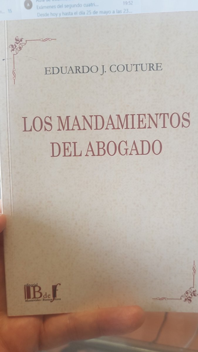 oscarleon_abog's tweet image. Todos conocemos los famosos mandamientos del abogado elaborados por Eduardo Couture, pero muchos desconocemos (o desconocíamos) que este recogió su famoso Decálogo en un librito en el que desarrolla dichos mandamientos uno a uno. Unas 60 páginas indispensables para los abogados.