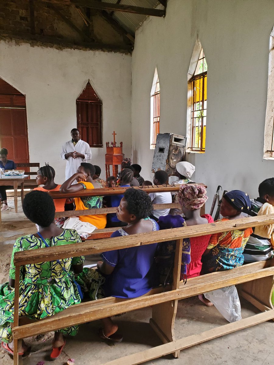 NutritionistKD's tweet image. Today, I am in Katiba Community where over 100 mothers showed up for the Outreach, @BwindiHospital

In this Outreach we are offering Antenatal Care, Family Planning, Immunization, Nutrition Education and Screening, from 8-5pm.

With the distinguished services and with over 8…