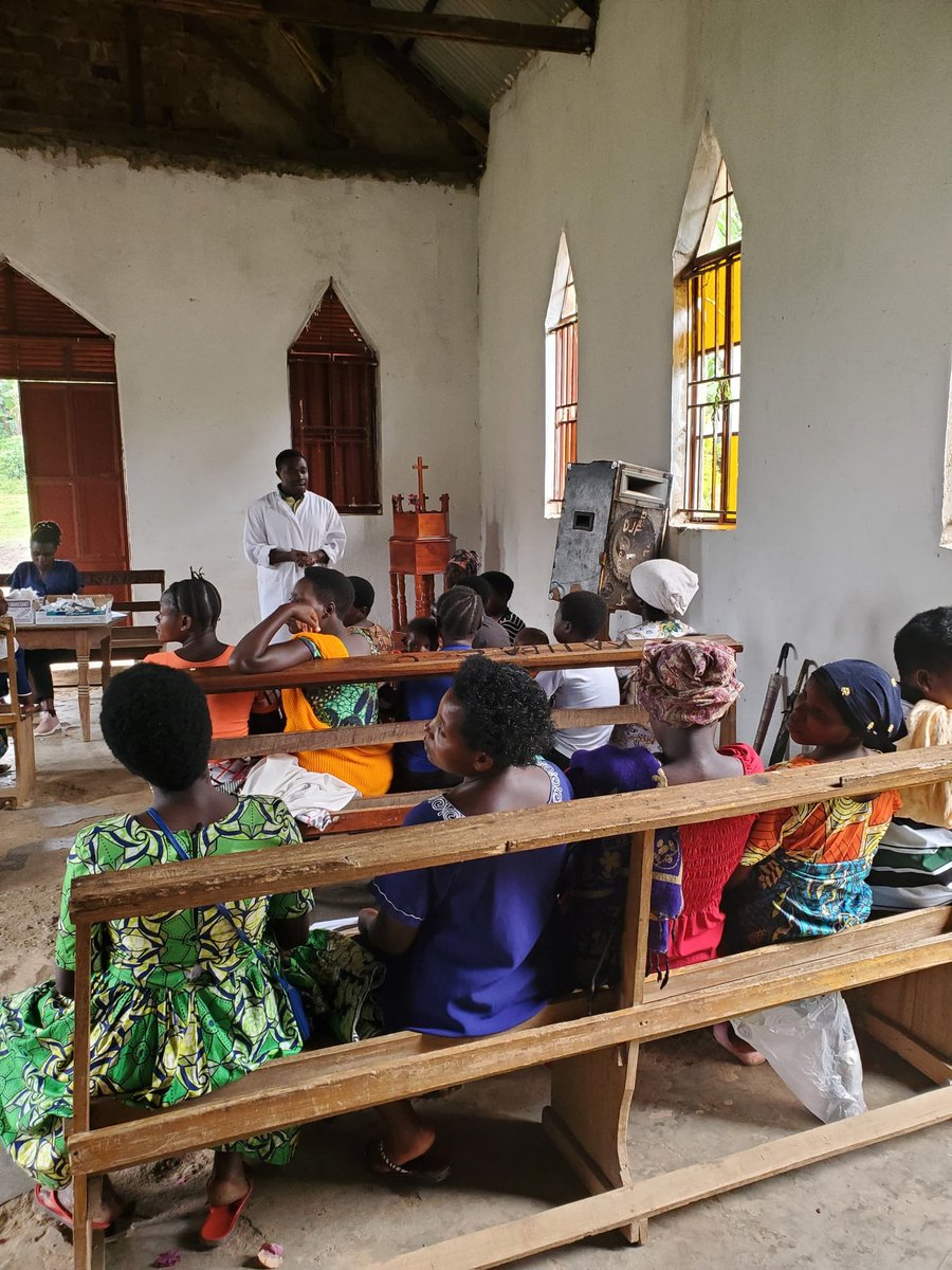 NutritionistKD's tweet image. Today, I am in Katiba Community where over 100 mothers showed up for the Outreach, @BwindiHospital

In this Outreach we are offering Antenatal Care, Family Planning, Immunization, Nutrition Education and Screening, from 8-5pm.

With the distinguished services and with over 8…