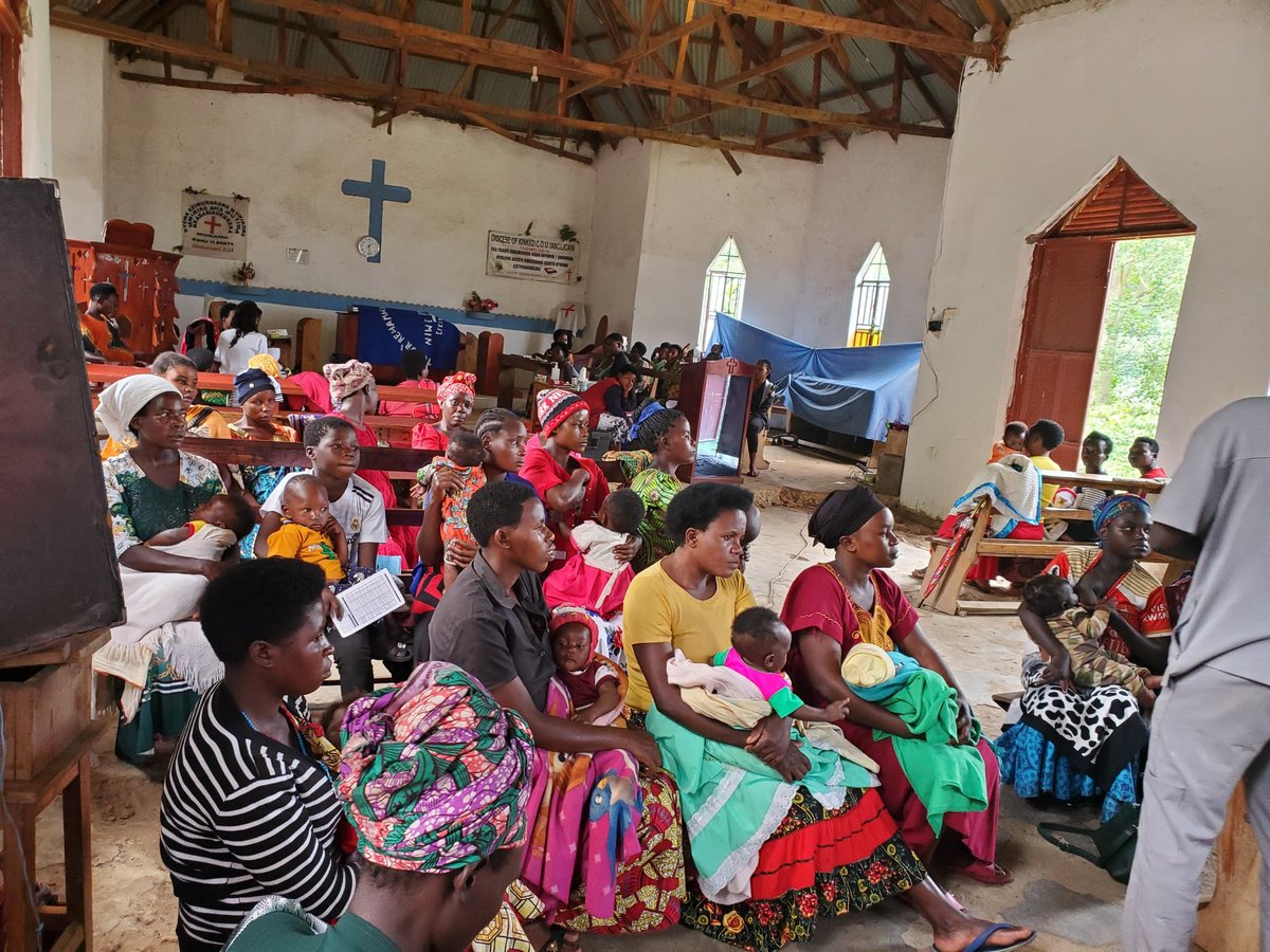 NutritionistKD's tweet image. Today, I am in Katiba Community where over 100 mothers showed up for the Outreach, @BwindiHospital

In this Outreach we are offering Antenatal Care, Family Planning, Immunization, Nutrition Education and Screening, from 8-5pm.

With the distinguished services and with over 8…
