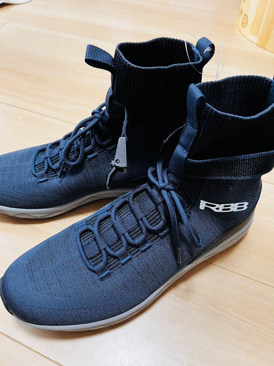 衝動買い😂

物が増えていく…

#双進
＃サーフシューズ