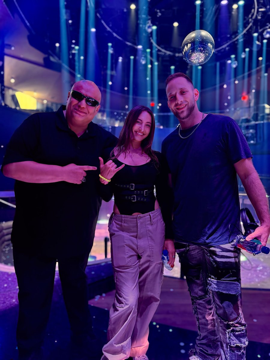 SirHarryKing's tweet image. .@bonniexclyde Live @hq2ac, @theoceanac, Atlantic City, New Jersey! 🙂