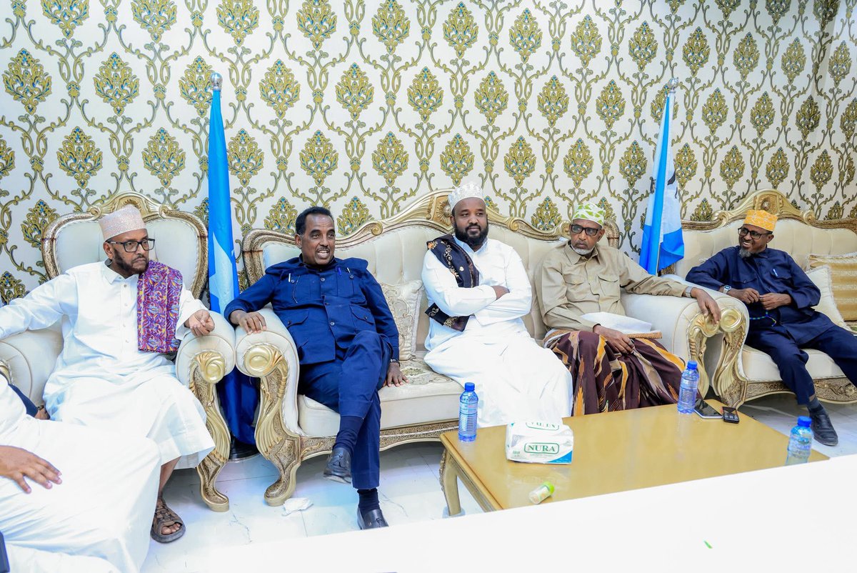 Waxaan magaalada Laascaanood kulan gaar ah kula yeeshay guddi Isimmo ah oo ka yimid Dowlad Deegaanka Soomaaliyeed  oo uu hoggaaminayo Garaad Kulmiye Garaad Maxamed Garaad Wiilwaal.