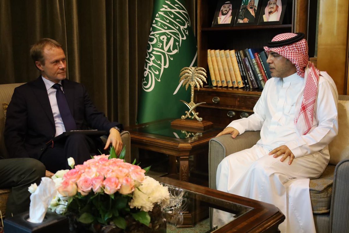 ksaembsy's tweet image. استقبل سعادة سفير خادم الحرمين الشريفين في سوريا د. #فيصل_المجفل، سعادة القائم بأعمال السفارة الفرنسية في دمشق السيد جان باتيست فيفر. وجرى خلال اللقاء مناقشة الموضوعات ذات الاهتمام المشترك.