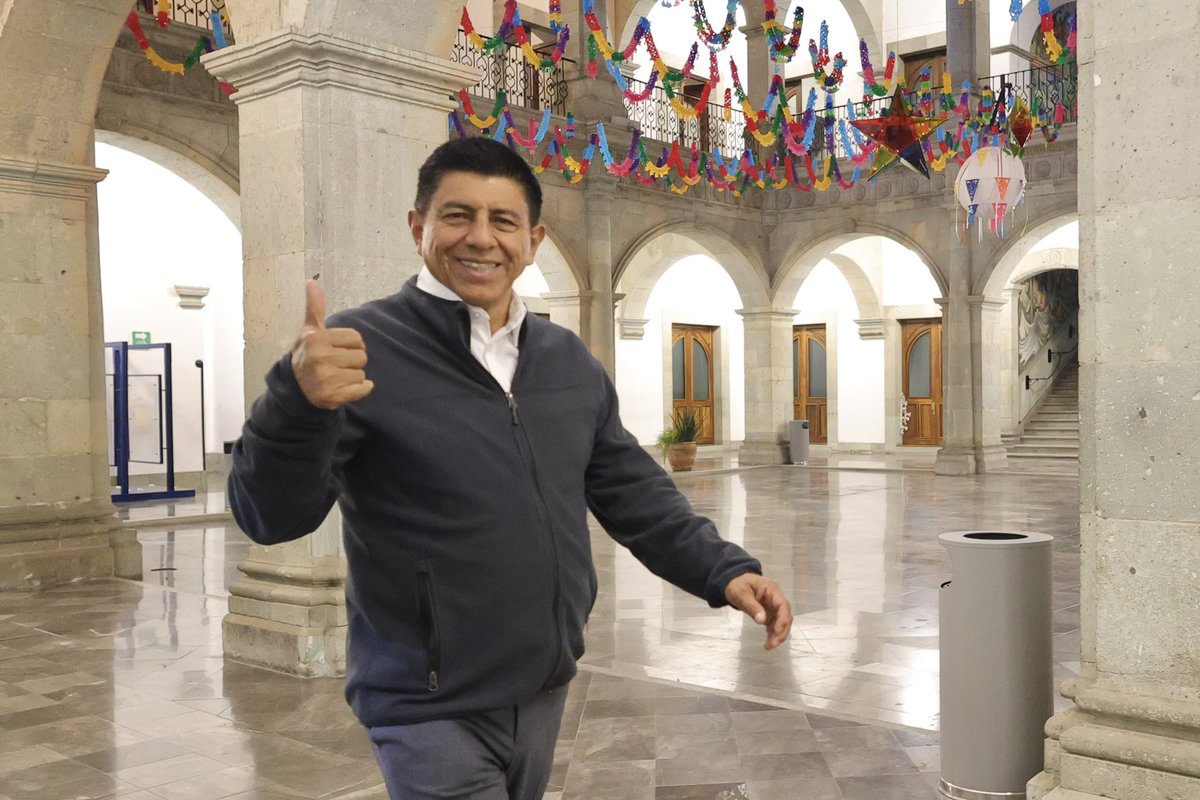 Buenos días amigas y amigos. Comenzamos este martes en la Casa del Pueblo, trabajando desde muy temprano para que la #PrimaveraOaxaqueña siga floreciendo. Que tengan un bonito día.