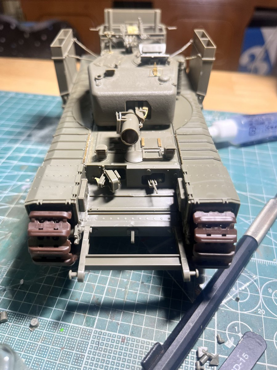 zakirin2000's tweet photo. チャーチル本体は形になりました
_:( _ ́ω`):_今からフロント部分につける橋を作ります( ゚∀゚):∵グハッ!!
#チャーチルAVRE
#AFVCLUB https://t.co/J35PiG76PH