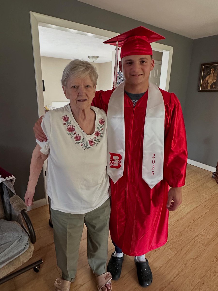 MatthewGaitane's tweet photo. This morning heaven gained another angel.  My mother passed away after a long and courageous fight.  Please keep Marilyn in your prayers.  This picture was taken on June 6, prior to graduation. https://t.co/cn2J4rnhyU