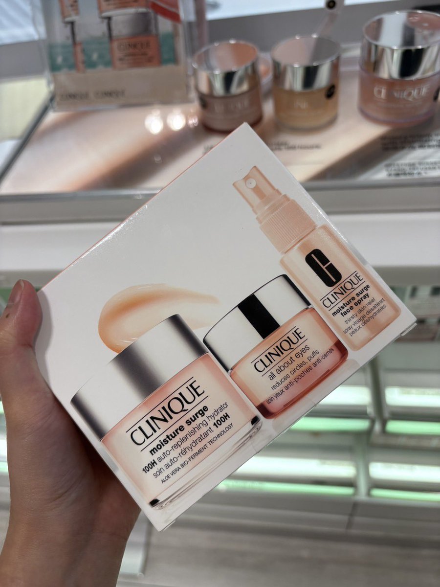 ใครผิวแห้ง ผิวขาดน้ำ มาทางนี้เลยย เหมือนยาสามัญประจำบ้าน หมดต้องตุน ห้ามขาด ใช้ก่อนนอนตื่นมาคือผิวฟู อิ่มน้ำมากกก แล้วเนื้อครีมคือไม่เหนียวเลย หอมด้วย นี่จัดเป็นเซตมาจากคิง พาวเวอร์ศรีวารี ลดอยู่30% ลดไปพันกว่าบาทเลย ถึงสิ้นเดือนนี้นะ ใครอยากลองอยากตุน พุ่งตัวด่วน!