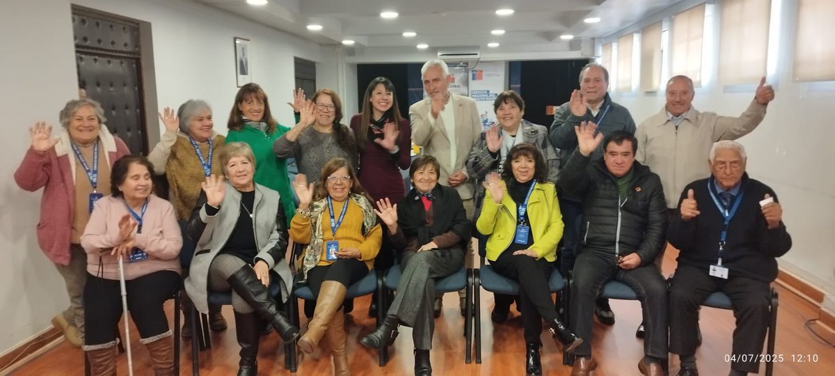 SenamaOhiggins's tweet photo. Una importante reunión del consejo asesor de Senama y dirigentes de personas mayores se llevó a cabo junto al Gobernador, instancia que sirvió para analizar acciones desarrolladas por esta institución y que nuestra Coordinadora busca replicar para llegar a más personas. https://t.co/lykTQMIhnr