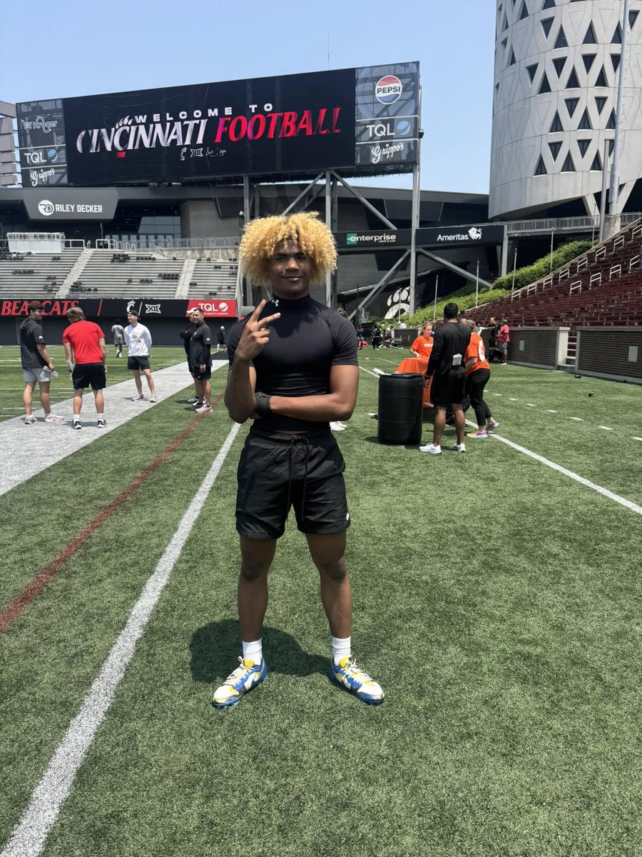 MikeDyer's tweet image. Northwest 2027 football star Hezikiah Kelley (6-2, 200) verbally committed to UC on Monday. He committed as a nickel/strong-side linebacker. @WCPO @GoBEARCATS @GoBearcatsFB