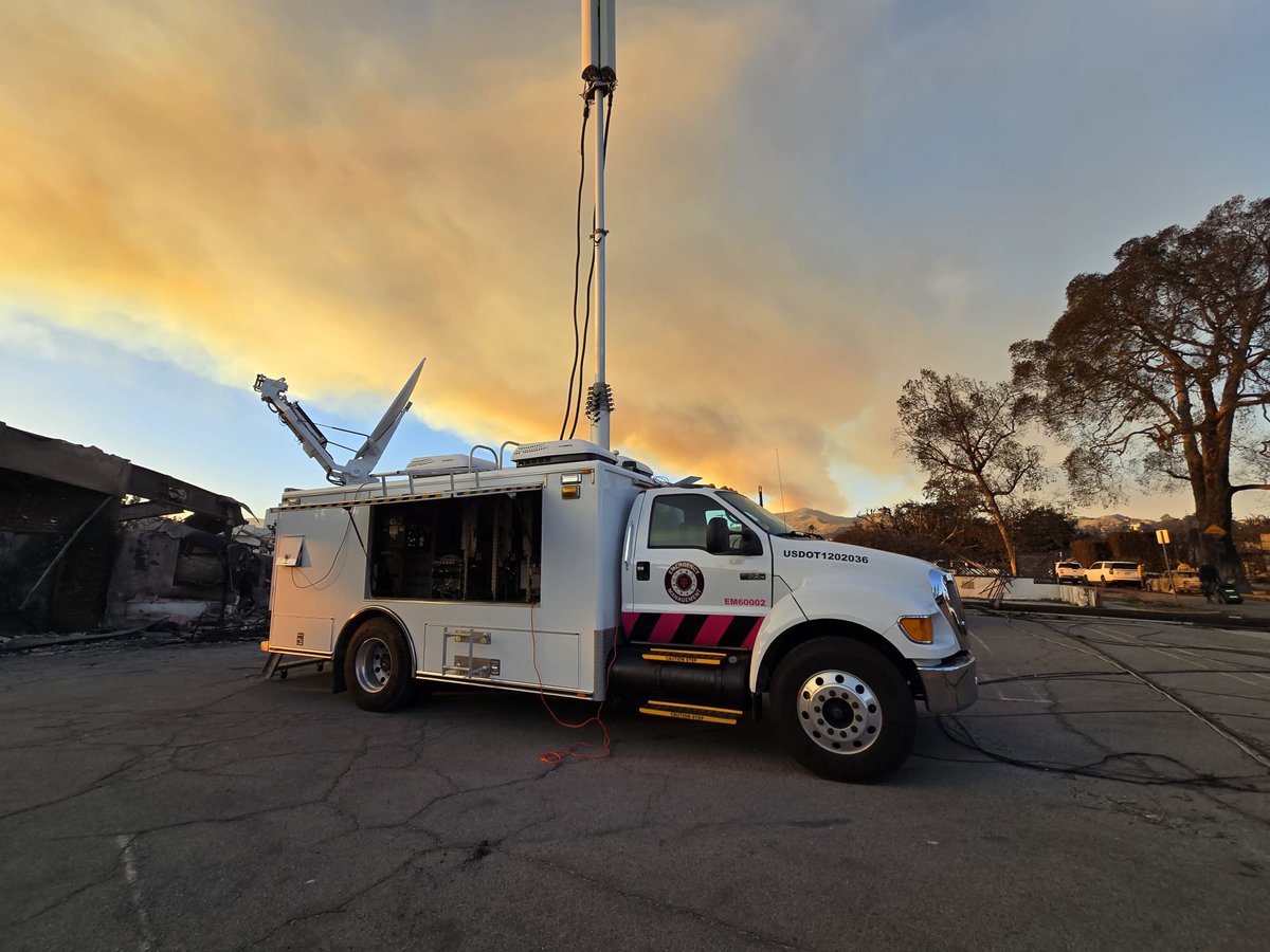 Mark Lynd 🎙CISSP ISSAP ISSMP (@mclynd) on Twitter photo Think of it like a traffic cop for your network
<a href="/T_Priority/">T-Priority</a> delivers priority access and preemption through 5G standalone slicing—helping public safety teams stay connected when networks are under pressure.
🔗 t-mo.co/4eGOcN7
#TPPartner #FirstResponders Think of it like a traffic cop for your network
<a href="/T_Priority/">T-Priority</a> delivers priority access and preemption through 5G standalone slicing—helping public safety teams stay connected when networks are under pressure.
🔗 t-mo.co/4eGOcN7
#TPPartner #FirstResponders