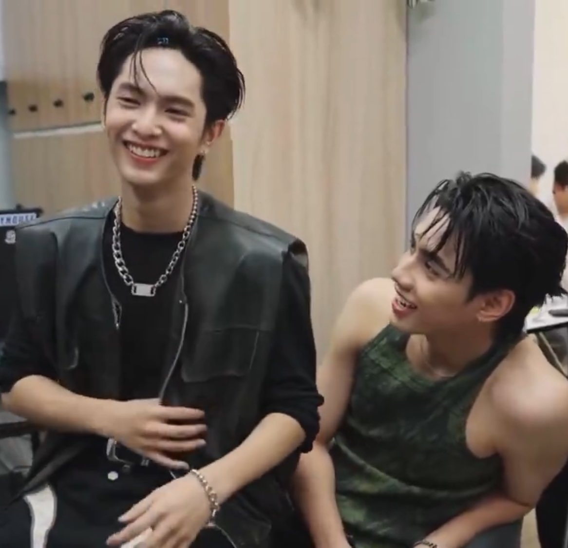 ทุกคนคงได้คำตอบแล้วนะคับ
ว่านั่งยังไง 🕳️🤸🏻‍♀️

😭😭😭😭😭😭😭😭😭😭😭😭😭😭😭😭😭😭😭😭😭