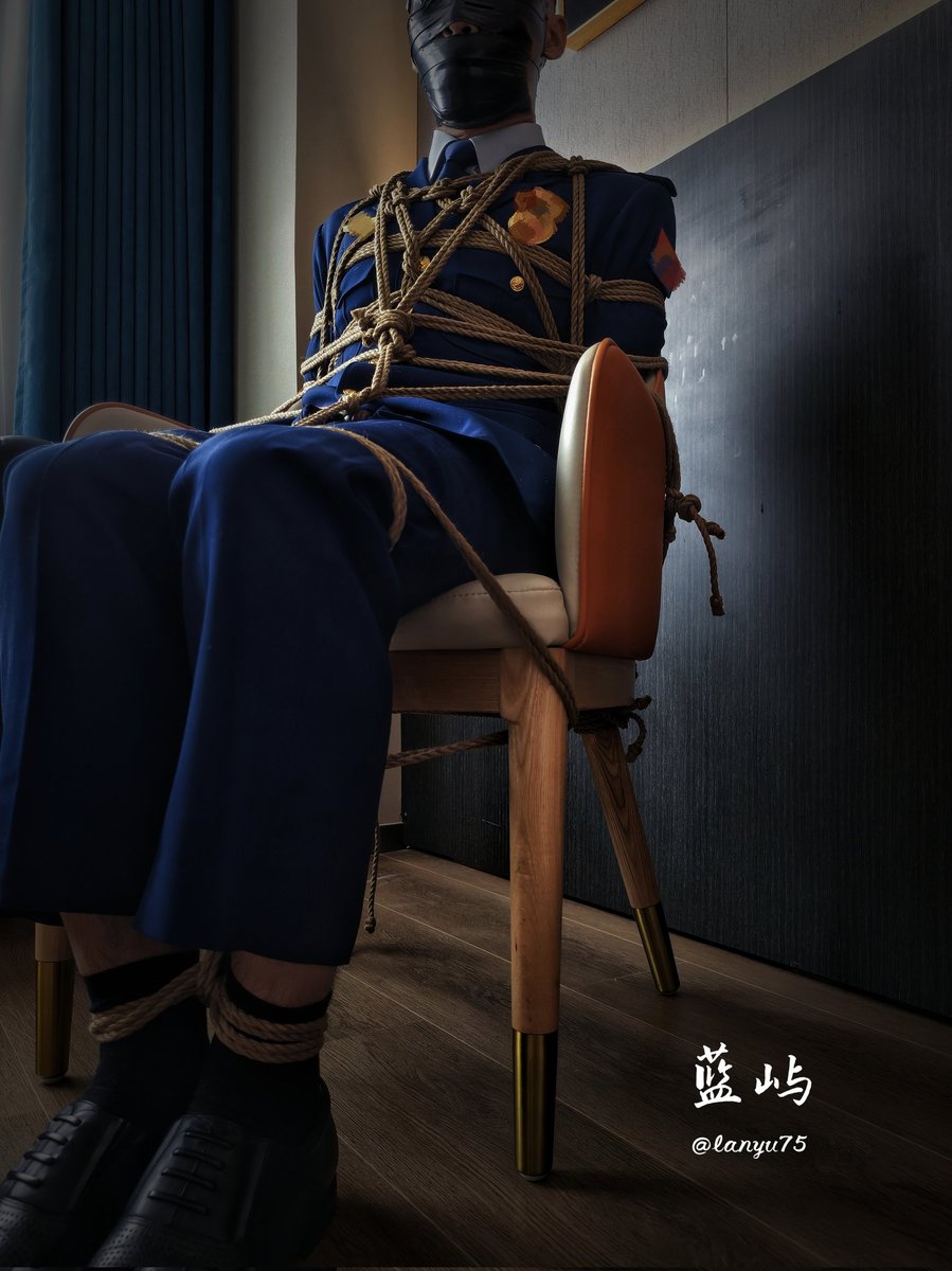 lanyu75's tweet photo. 平时你去救人
今天看看谁能来救救你
好好享受休假时光
今晚就带着锁归队等待下一次休假吧
🤭 https://t.co/XIXX17DJQs