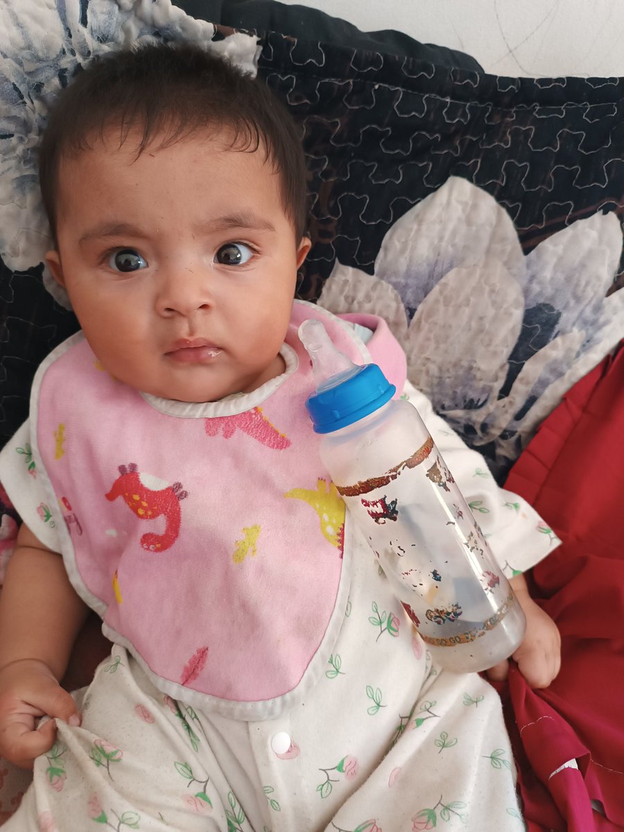 DinaAyyad4's tweet image. My little girl I couldn't buy her milk because of the lack of donations. The price of a carton of milk rose from $40 to 70$
Where are children's rights to milk?😭😭 Humanity is gone
Please donate to buy a milk for her.