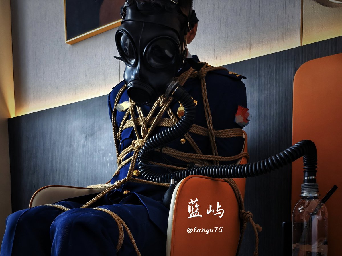 lanyu75's tweet photo. 平时你去救人
今天看看谁能来救救你
好好享受休假时光
今晚就带着锁归队等待下一次休假吧
🤭 https://t.co/XIXX17DJQs