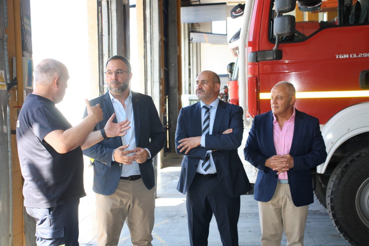 SCIS Ciudad Real (@emergencia1006) on Twitter photo ℹ️ El Consorcio SCIS fortalece la plantilla del Parque de Bomberos de Tomelloso con ocho nuevos profesionales
Lee la noticia 👉🏼sciscr.es/el-consorcio-s… ℹ️ El Consorcio SCIS fortalece la plantilla del Parque de Bomberos de Tomelloso con ocho nuevos profesionales
Lee la noticia 👉🏼sciscr.es/el-consorcio-s…