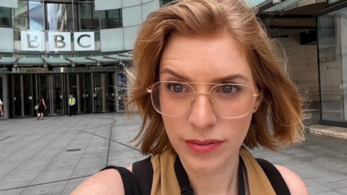 ArtsHumsUCL's tweet image. Young People and AI 💻
Dr Kaitlyn Regehr, UCL Information Studies, spoke on BBC radio yesterday about a new Internet Matters report on young people and AI.
Listen here: buff.ly/eoKKebA
#research #UCL @ucldis