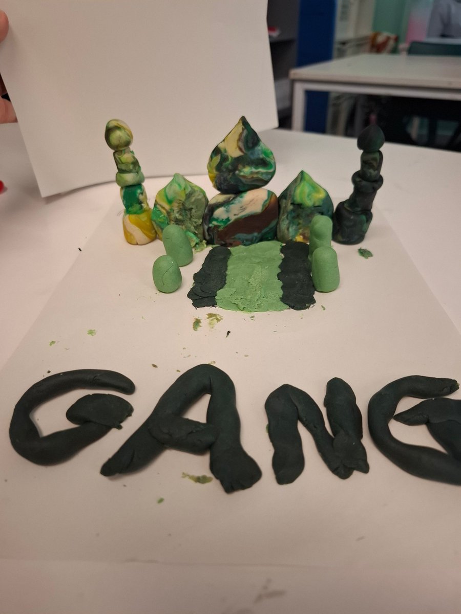 Year 7 purple did brilliantly well creating play-dough models of the Taj Mahal,  ready for their learning on the Mughal empire in September! 

Team 'Chicken boys' and 'the Historians'  won with their models!