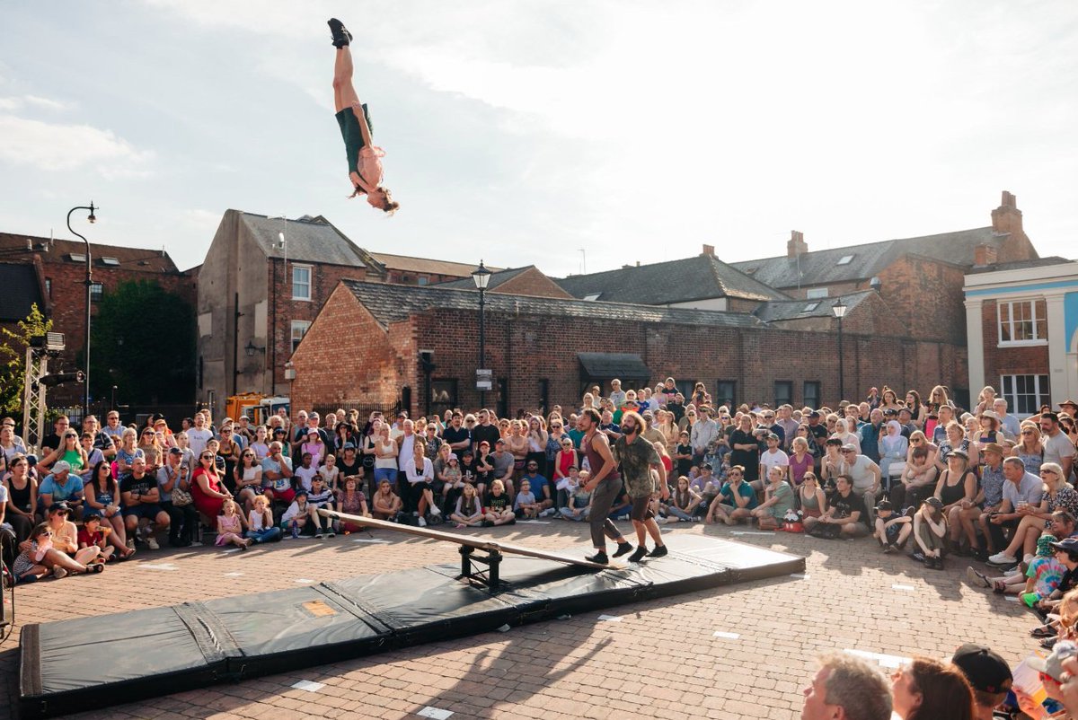 FreedomFestHull's tweet image. In 2023, we brought French circus company, Tripotes la Compagnie to Freedom Festival to perform their brilliant show Encore Une Fois! Help us continue to bring acts like this to Hull by sponsoring Phil’s Run! He must be nearly halfway through by now!! gofund.me/d268ea53