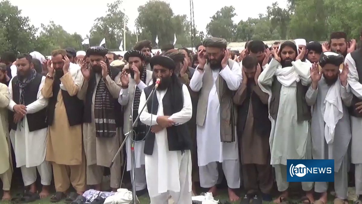 ArianaNews_'s tweet photo. Funeral of Afghan Pashto poet Matiullah Turab held in Nangarhar province
مراسم تشییع جنازه مطیعالله تراب، شاعر زبان پشتو، در ننگرهار برگزار شد
WATCH: https://t.co/ahYw3AgPSX
#ArianaNews #MatiullahTurab #PashtoPoet #AfghanLiterature #IEACondolence #ZabihullahMujahid #AfghanCulture #TurabFuneral #AfghanPoet #PashtoPoetry #AfghanistanLegends #Jalalabad #Khogyani #VoiceOfThePeople #NationalPride #AfghanPatriotism