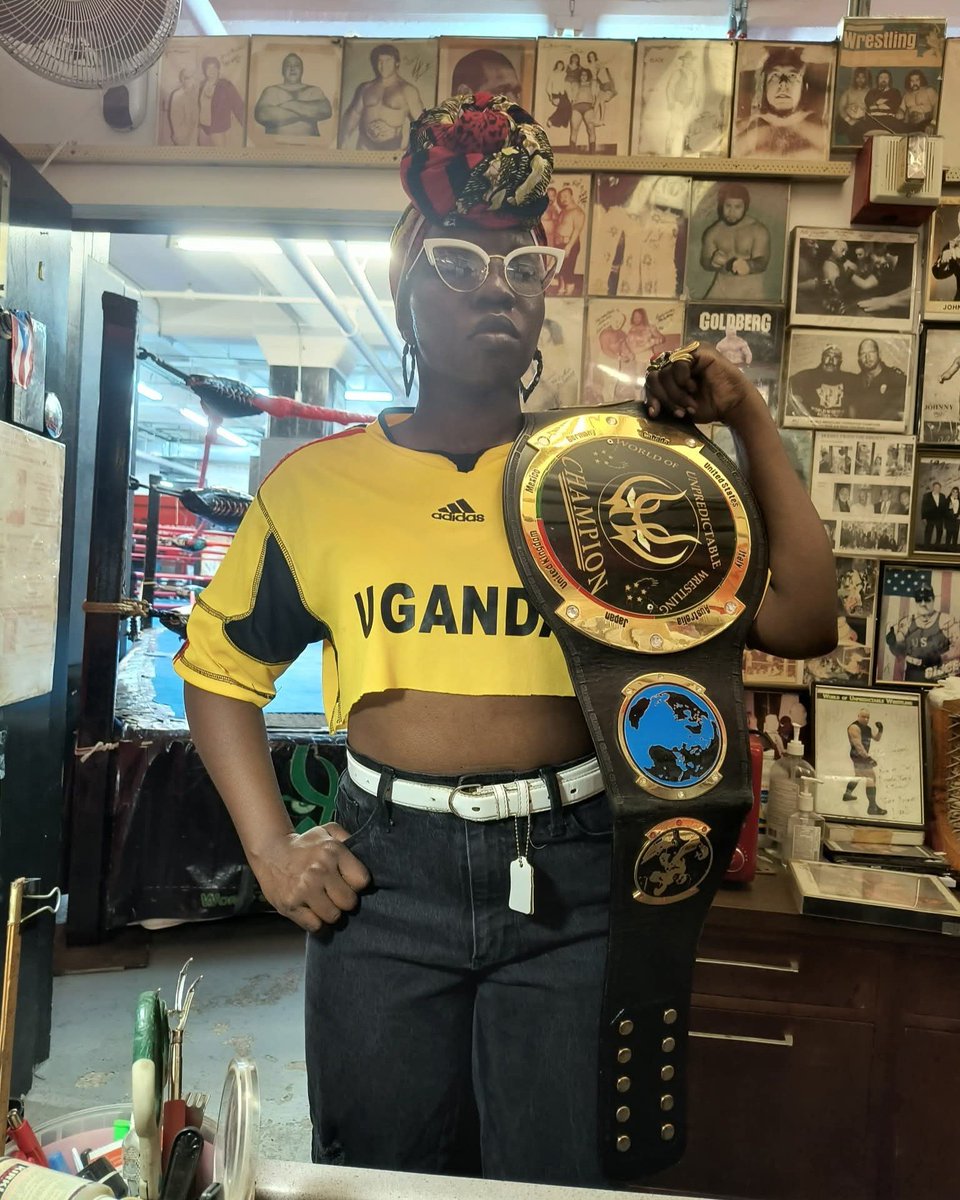 emiliaisemma's tweet image. showed up for another grinding, sweaty, summer wrestling practice. my trainer said "why you look like that? 🤔 hold on. hold this, i'm gonna take a picture." thank you @rodzjohnny for seeing the champion in me before everyone else. thank you for helping me change my life °
