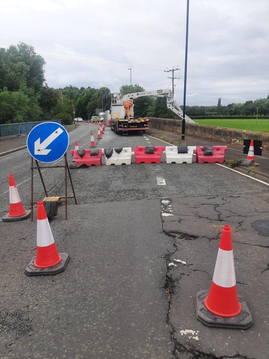 Progress on Warburton Mill Bridge in Bowdon is well underway! Vital repairs, vegetation clearing, and repainting are ongoing.

Thanks for your patience while we carry out this essential work.
More road schemes here, trafford.gov.uk/traffordroads