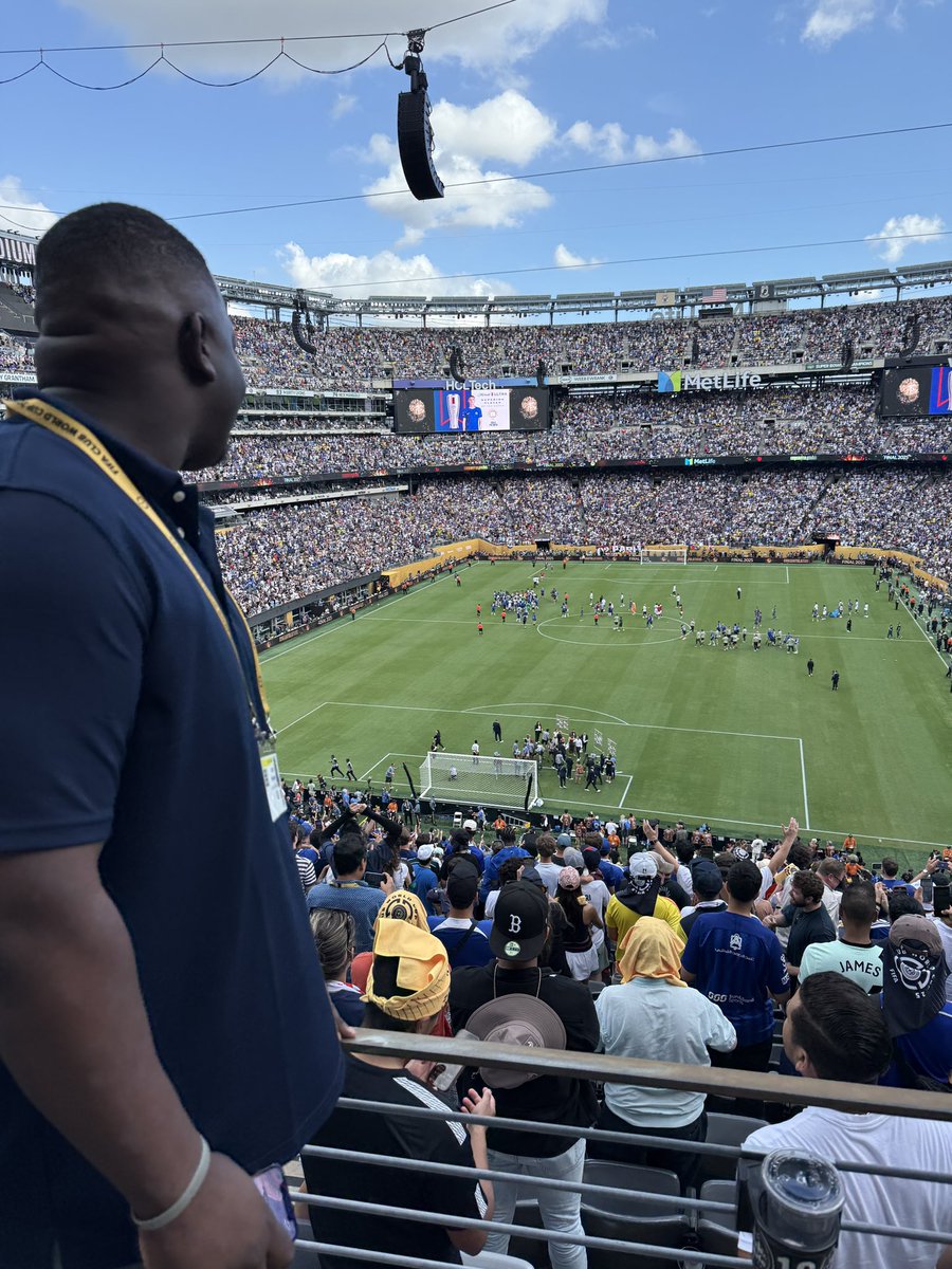 ManessonC's tweet photo. Proud and grateful to have been one of the accredited journalists at the first edition of the FIFA Club World Cup 2025 🙌🏾⚽
Witnessing the final between Chelsea and PSG up close and seeing so many world-class teams and stars was unforgettable.
Thanks to my team Haïti -Tempo🇭🇹✍🏾
#FIFACWC2025 #ChelseaPSG #HaitiTempo #FootballJournalist