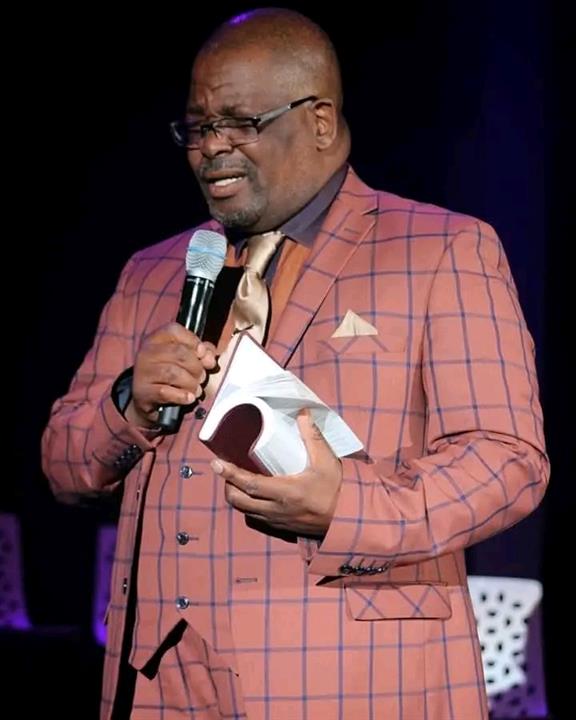 dailysunsa's tweet photo. Tributes pour in for beloved Dr S.D. Gumbi!
#TributesPoursIn #SundayShows #DRSDGumbi
https://t.co/A7zRbxxwbA