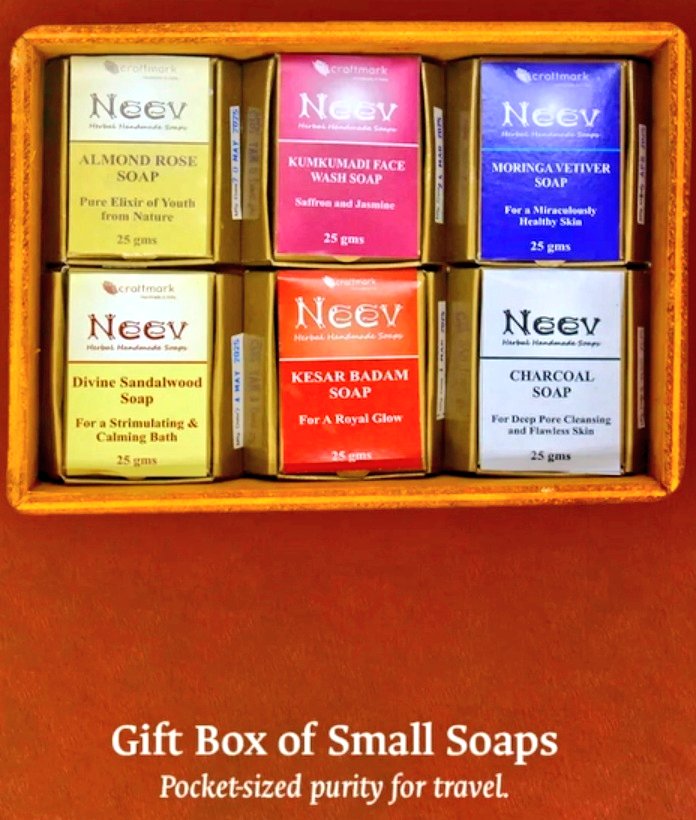 NeevSoaps's tweet photo. #organic #handmadesoaps 
#giftbox 
#neevherbal 
Shop now at https://t.co/eqxpexQ12H https://t.co/8R0ZlLZ5ng