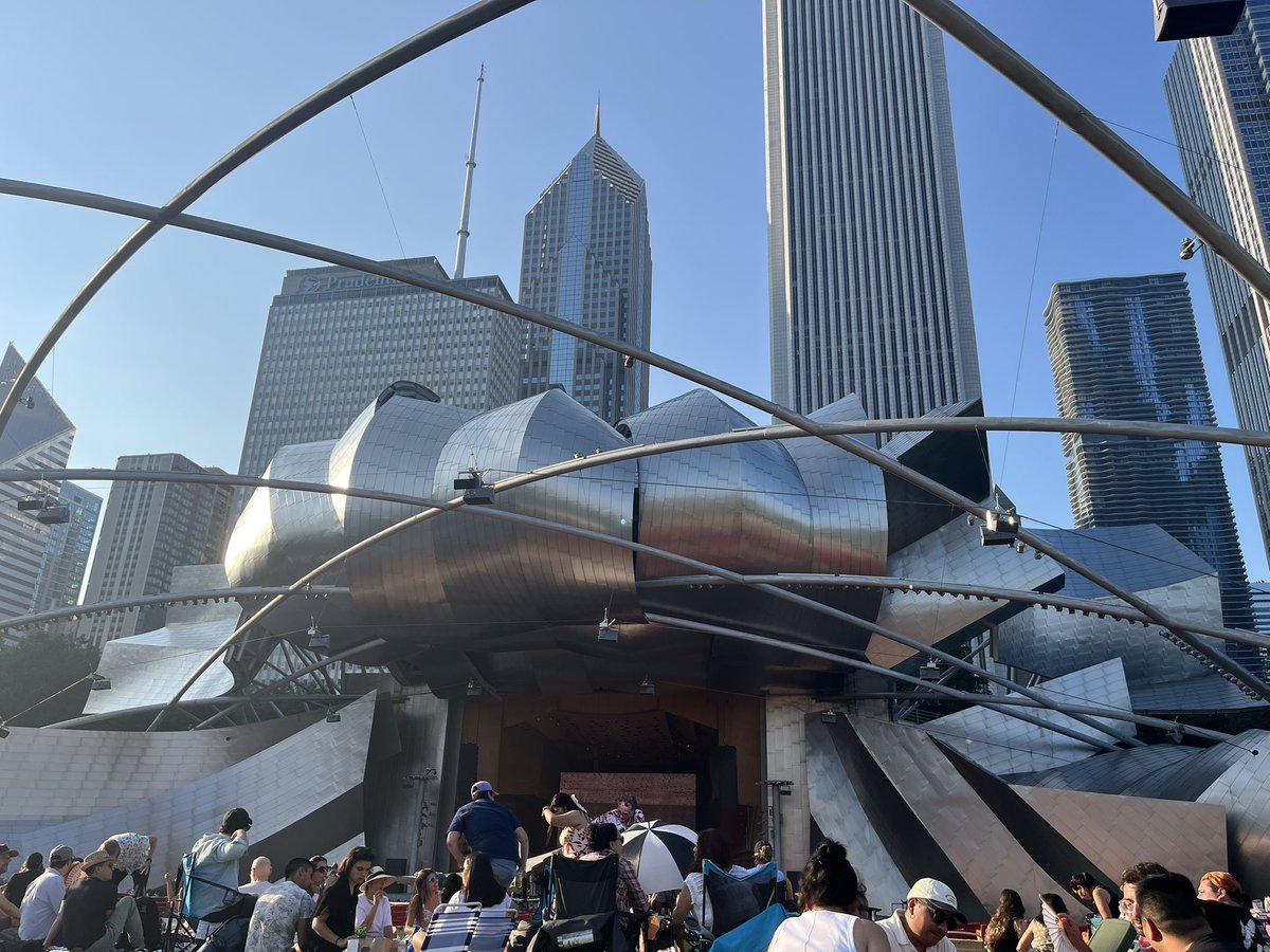 zyudhishthu's tweet image. Not too many places you can get a free concert experience like this one
