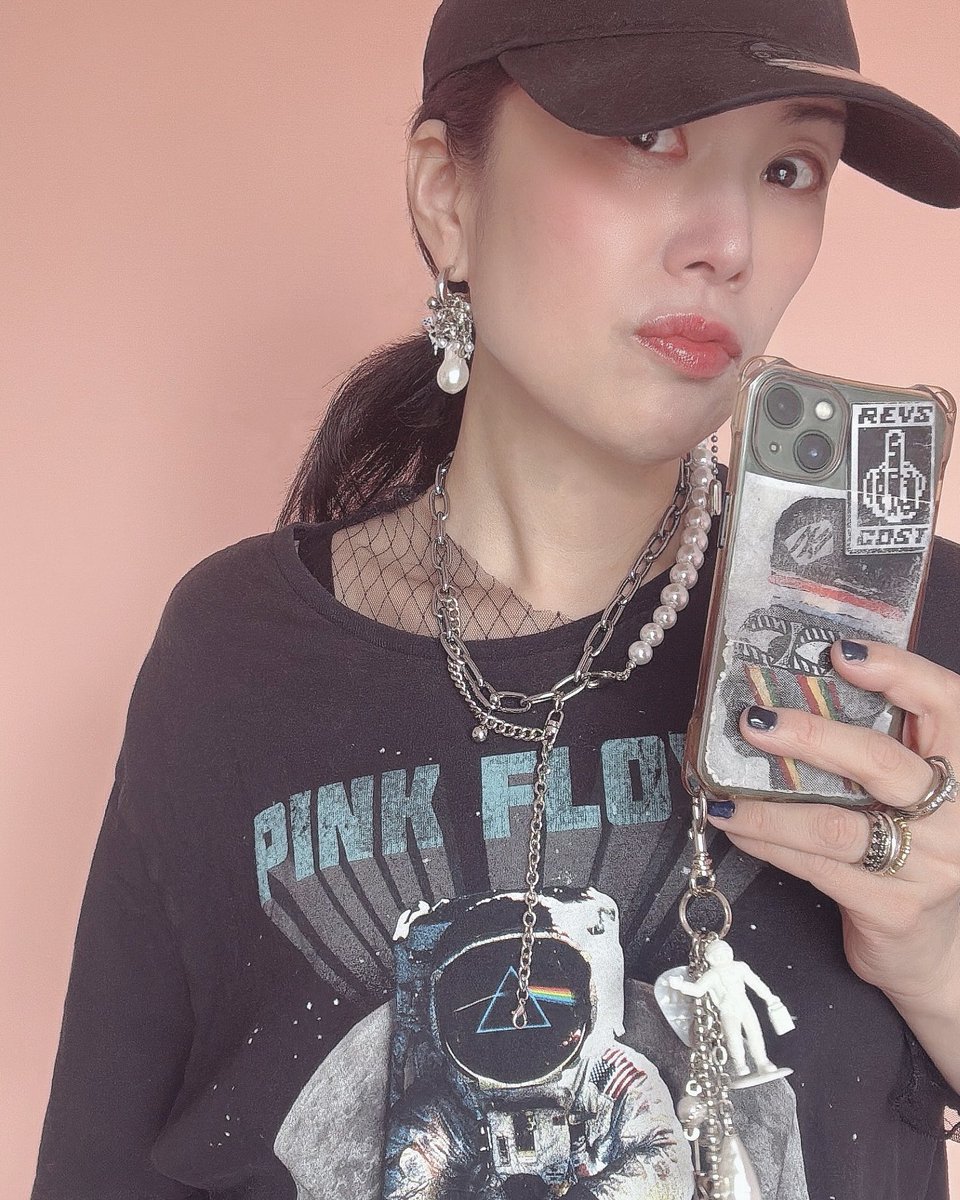 guriguri_inc's tweet photo. 7月17日(木)22:00〜
@guriguri_official にて
SALEを開催致します🔥

人気のネックレスチャームも、数は少ないですが、
種類を豊富にご用意しております✨

この機会に是非ご覧くださいませ🩷

#guriguri #accessories #pierce #neckless 
#charm #heart #dog #cat #rococo #bear 
#space #spaceman https://t.co/m7W4cBoSbW