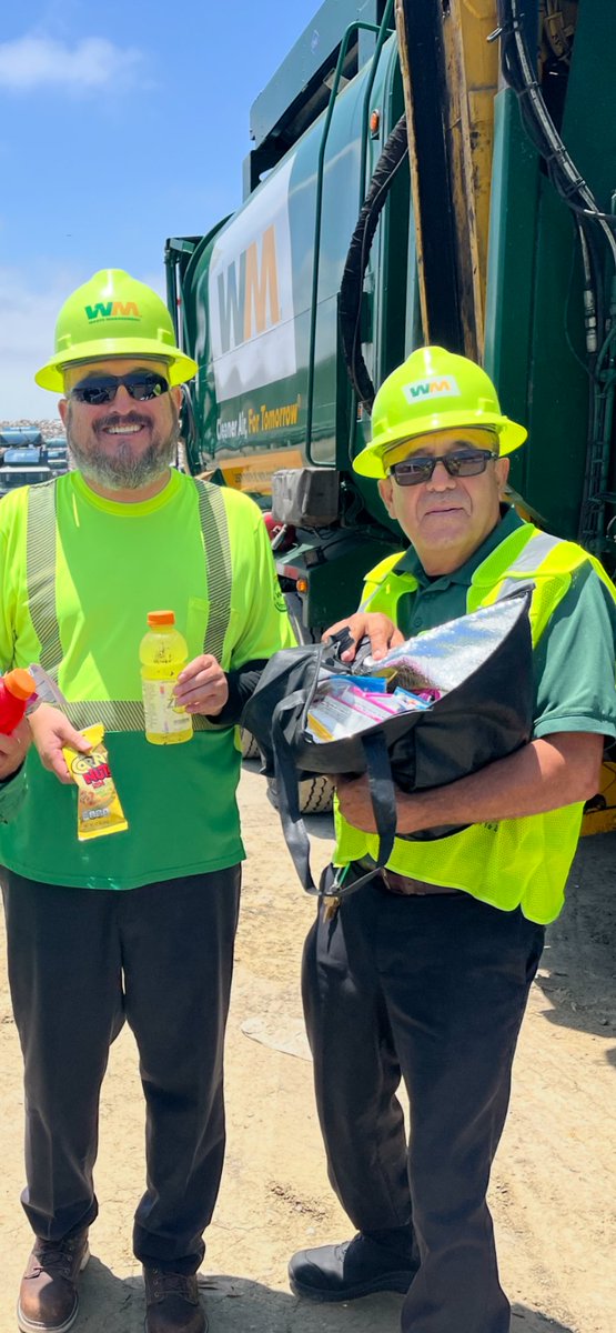 🚧 Summer Safety is in full swing at Irvine Hauling! This month, we're putting a spotlight on hydration as we continue serving our communities under the sun. Stay cool, stay safe, stay alert! 💧 
#WMSoCal #SummerSafety #StayHydrated