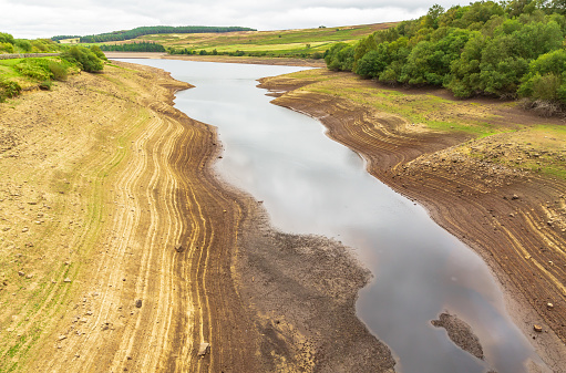 EnvAgency's tweet image. Across the country, we saw 20% less rainfall than average last month.
The National Drought Group met today to ensure water companies, farmers and the public are using water wisely to ensure our supplies last through summer as dry weather continues.
gov.uk/government/new…