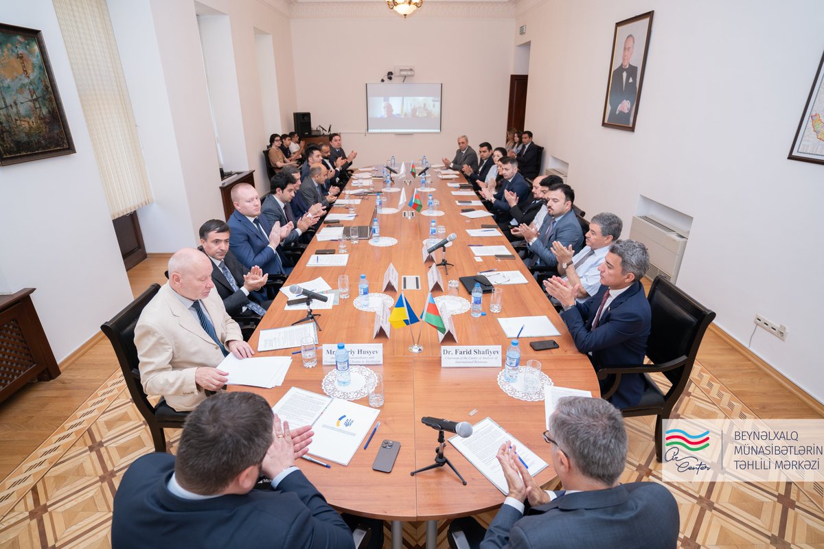 Topcenterorg's tweet image. 15 July 2025: Topchubashov Center`s director @RusifHuseynov2 partook in a roundtable organized by @aircenteraz and 🇺🇦 Ukraine Embassy in Azerbaijan.
He spoke about the Azerbaijan-Ukraine relations, the Black Sea geopolitics and post-war regional alignments in Eastern Europe.