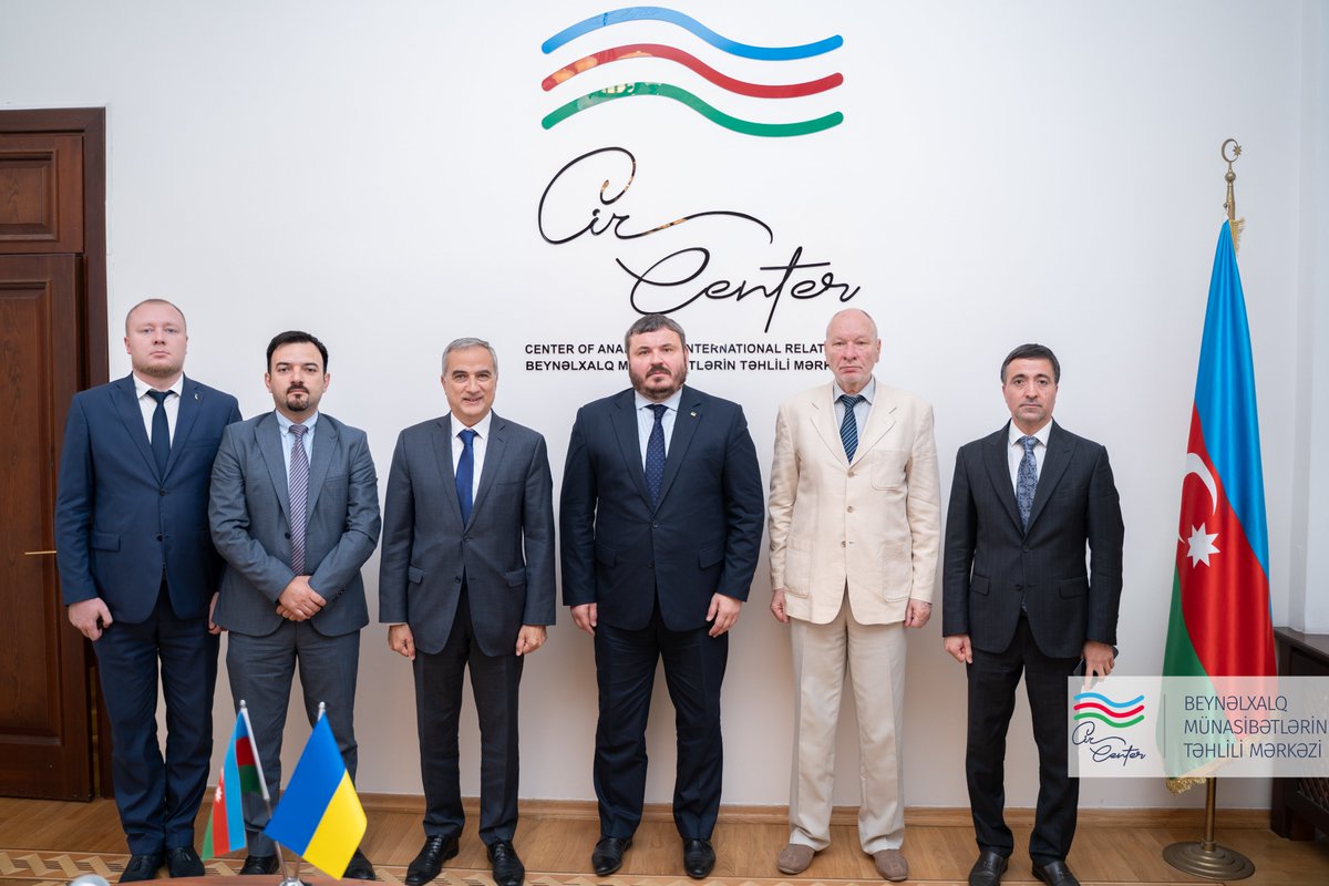 Topcenterorg's tweet image. 15 July 2025: Topchubashov Center`s director @RusifHuseynov2 partook in a roundtable organized by @aircenteraz and 🇺🇦 Ukraine Embassy in Azerbaijan.
He spoke about the Azerbaijan-Ukraine relations, the Black Sea geopolitics and post-war regional alignments in Eastern Europe.