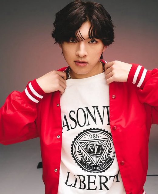 KenzieEiji's tweet photo. エースはやっぱ赤が一番！#エイジ #EIJI https://t.co/DuDaIm5pL6