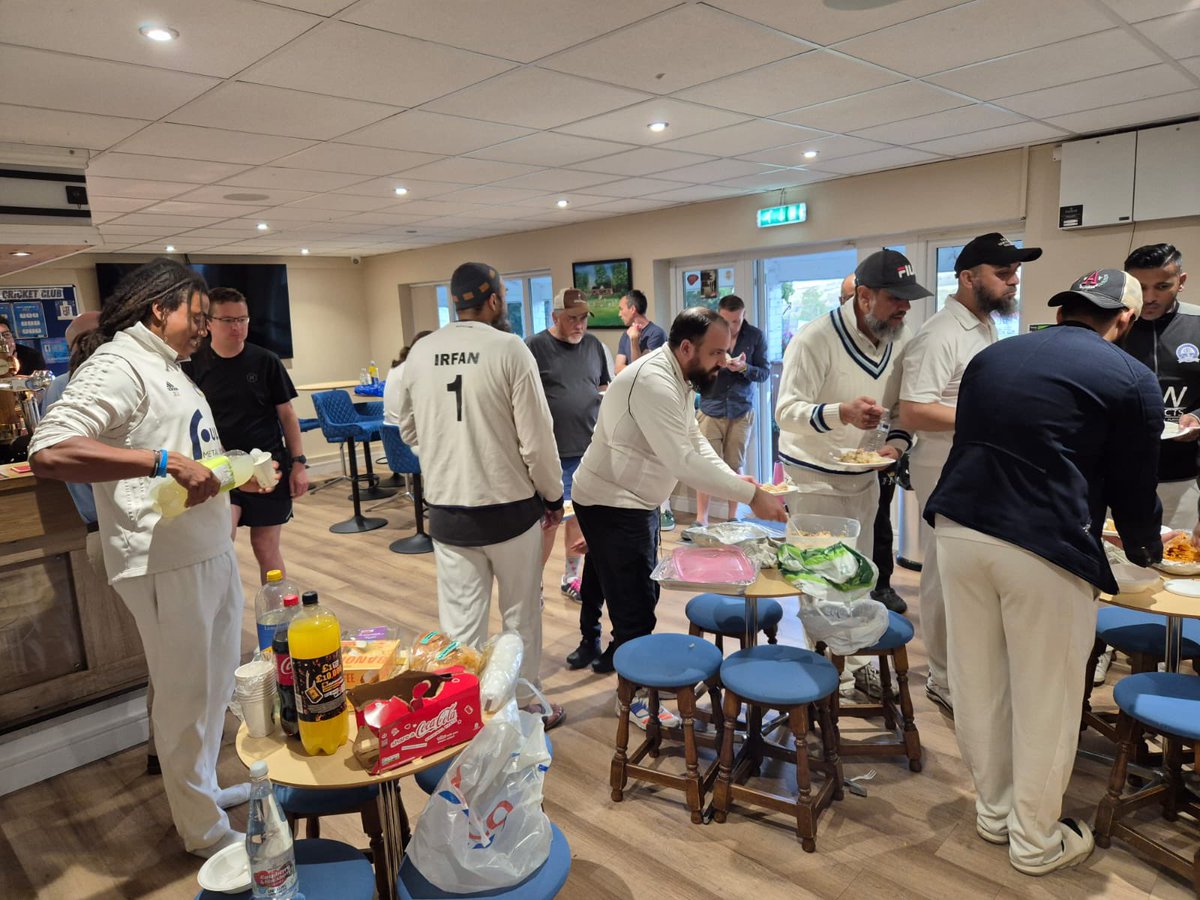 B_B_Burnley's tweet image. 🏏 A brilliant evening at our annual Interfaith Cricket Match!
Diocese of Blackburn 🆚 Lancashire Council of Mosques
Fun, friendship & a close finish — LCM won in the final over!
Thanks to Padiham CC & Cllr Alun Lewis for the warm welcome.
#Interfaith #Burnley #Cricket