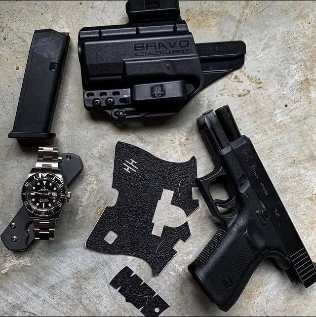 Bravo Concealment IWB GLOCK w/ X300 Bravo Concealment