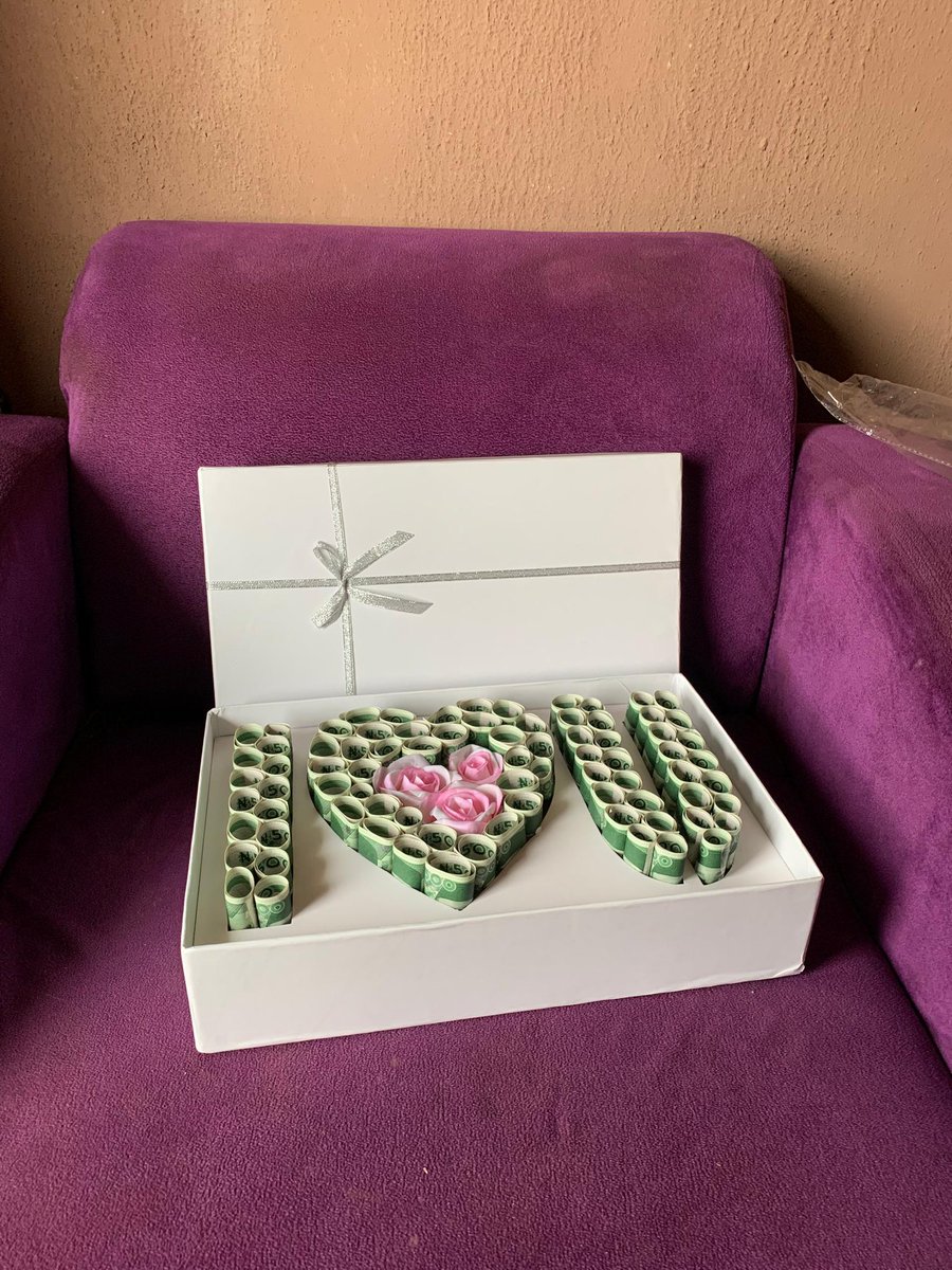 Debbies_Box's tweet photo. 🎉Loving this balloon + money box + birthday cake surprise I crafted today for a special customer! 😍✨💕
📍Delivered ✅
Let me create something unique for you, DM me to order!
#BirthdaySurprise #GiftCraft #CustomDecor #giftideas 🎂🎉 https://t.co/O3comj6s9a
