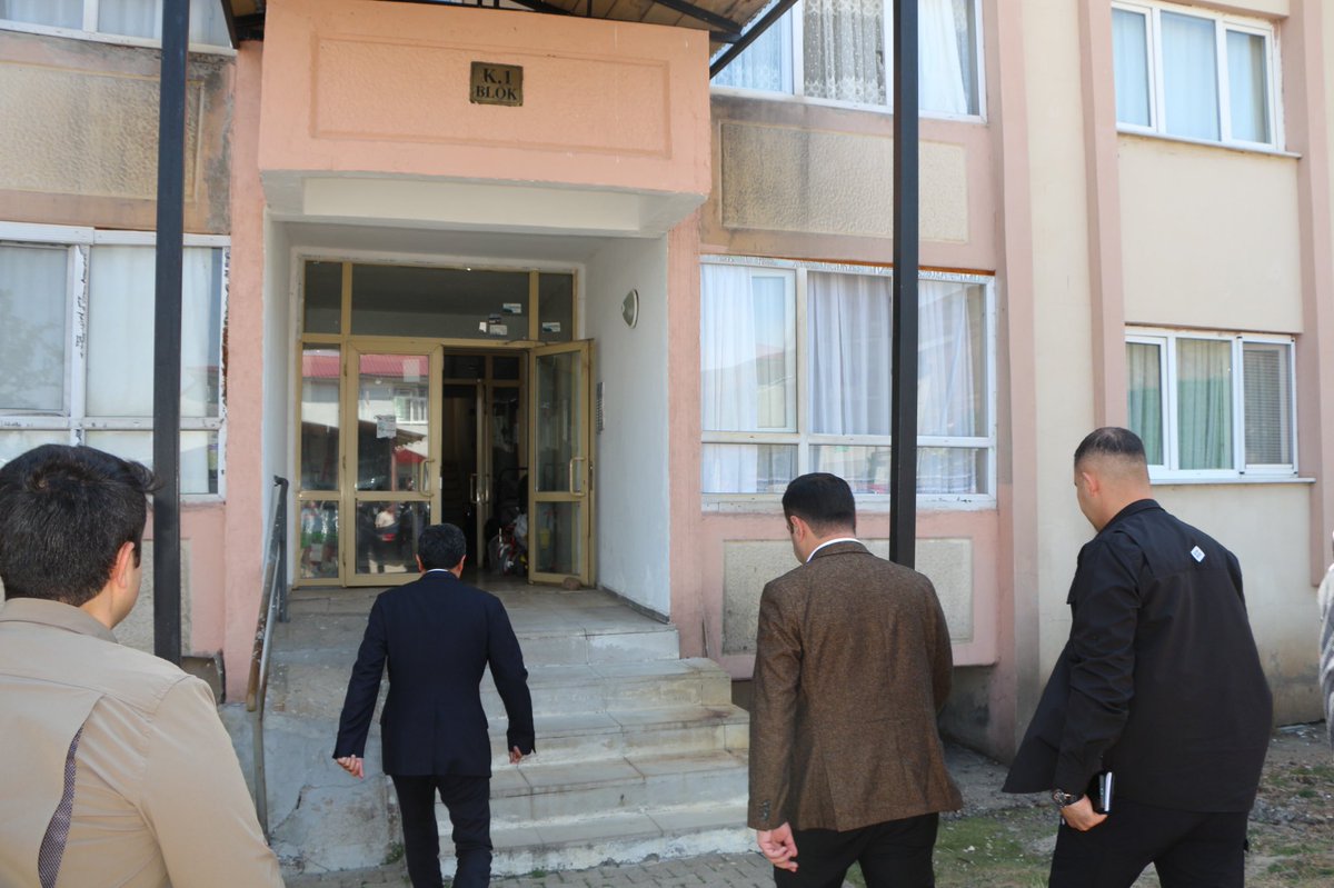 📍Şehit Aileleri Ziyareti 

Kaymakamımız Sayın Abdulselam BIÇAK  15 Temmuz Demokrasi ve Milli Birlik Günü nedeniyle İlçe merkezinde bulunan Şehitlerimiz: İdris DEMİR,Tarık AYDEMİR ve Yadin ŞAN 'ın Ailelerini ziyaret etti.