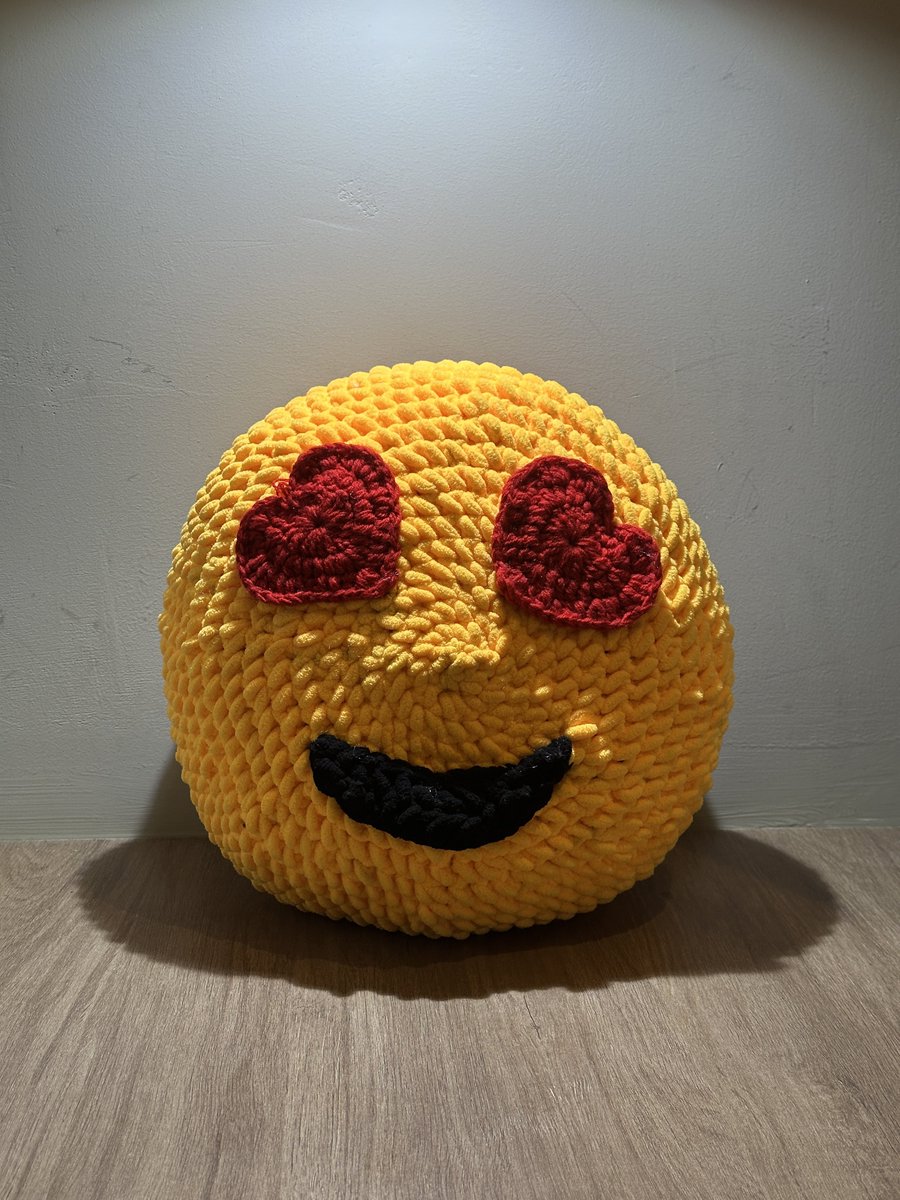 Ruggings_'s tweet image. Pure joy, crocheted!