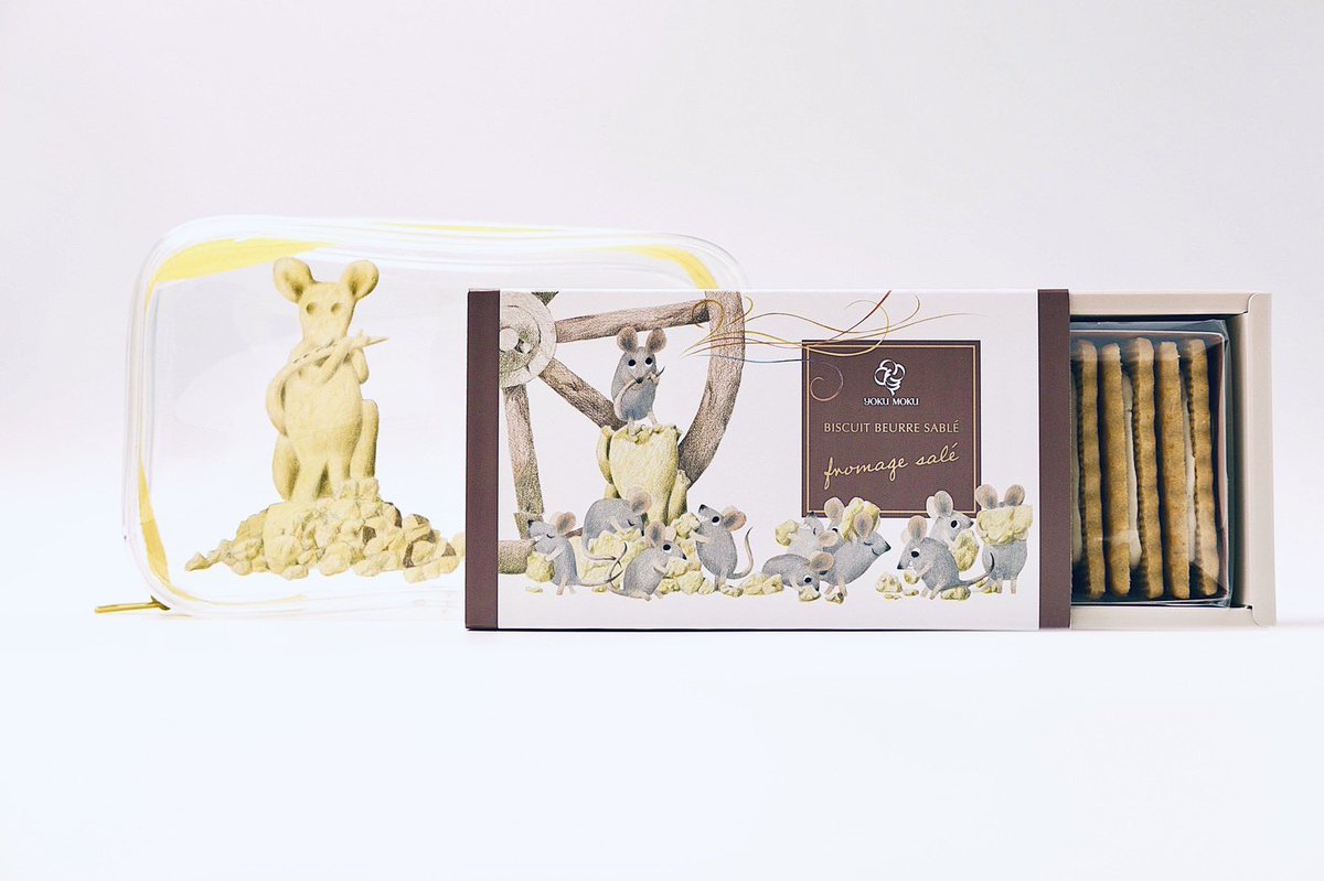 渋谷ヒカリエのレオ・レオーニ展
ヨックモックとのコラボ菓子が激カワなのでみんなぜひ食べて🍪
「おんがくねずみ ジェラルディン」に着想を得たチーズ風味のクッキーは甘さ控えめでオトナも大満足。
箱とポーチには秘密のしかけも…！🤫
ここでしか買えない特別なヨックモック、おすすめです🐟💨